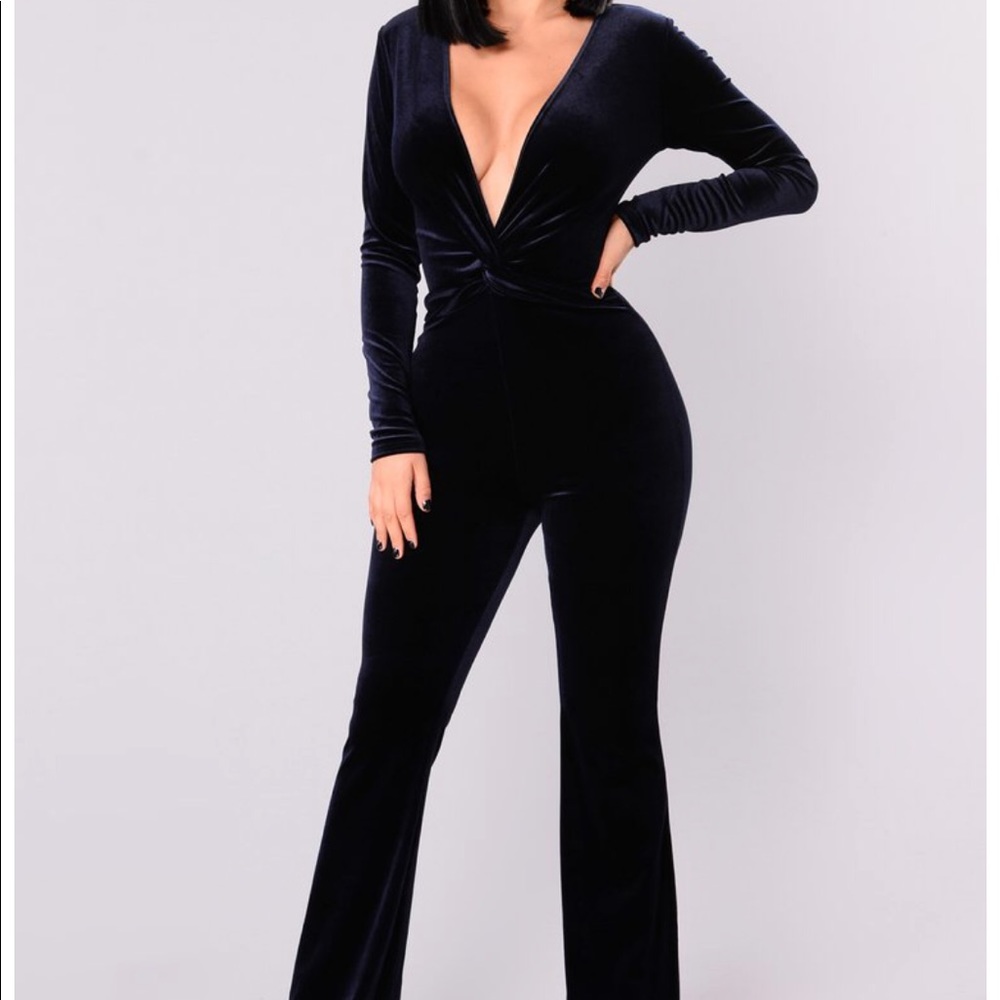 Navy Blue Velvet Jumpsuit • Fashion Nova •Size: XS